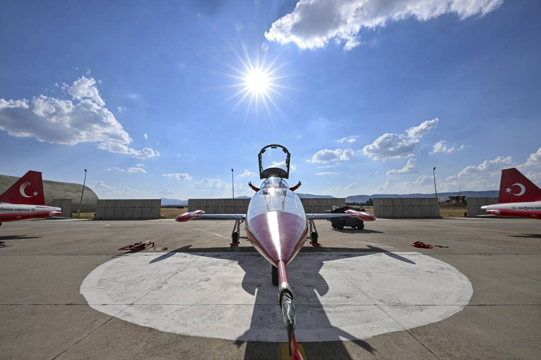 Türk Yıldızları’ndan 30 Ağustos’ta Anıtkabir’de saygı uçuşu - Resim: 27